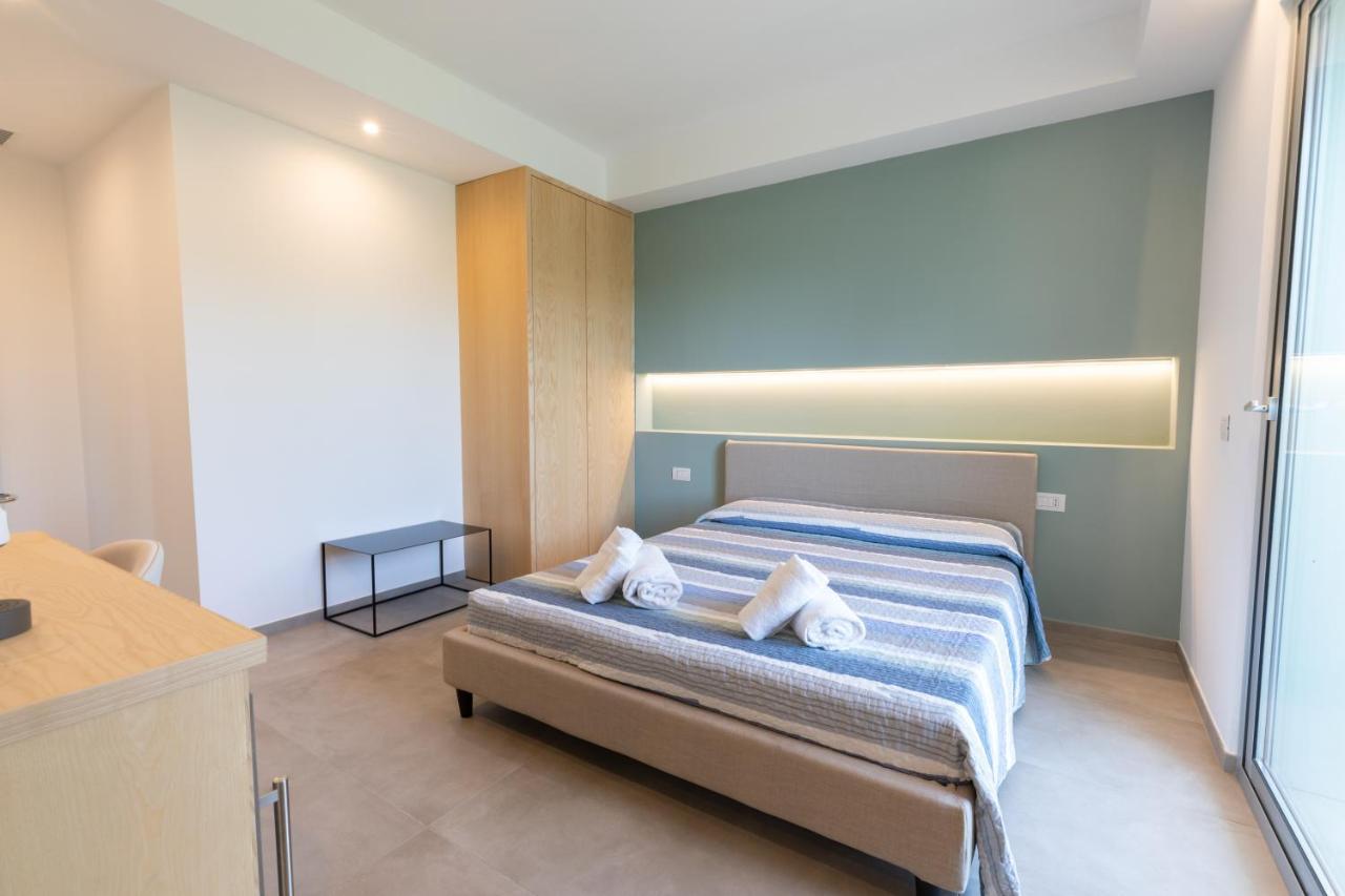 Molo Brin Rooms & Suites Olbia Exteriör bild