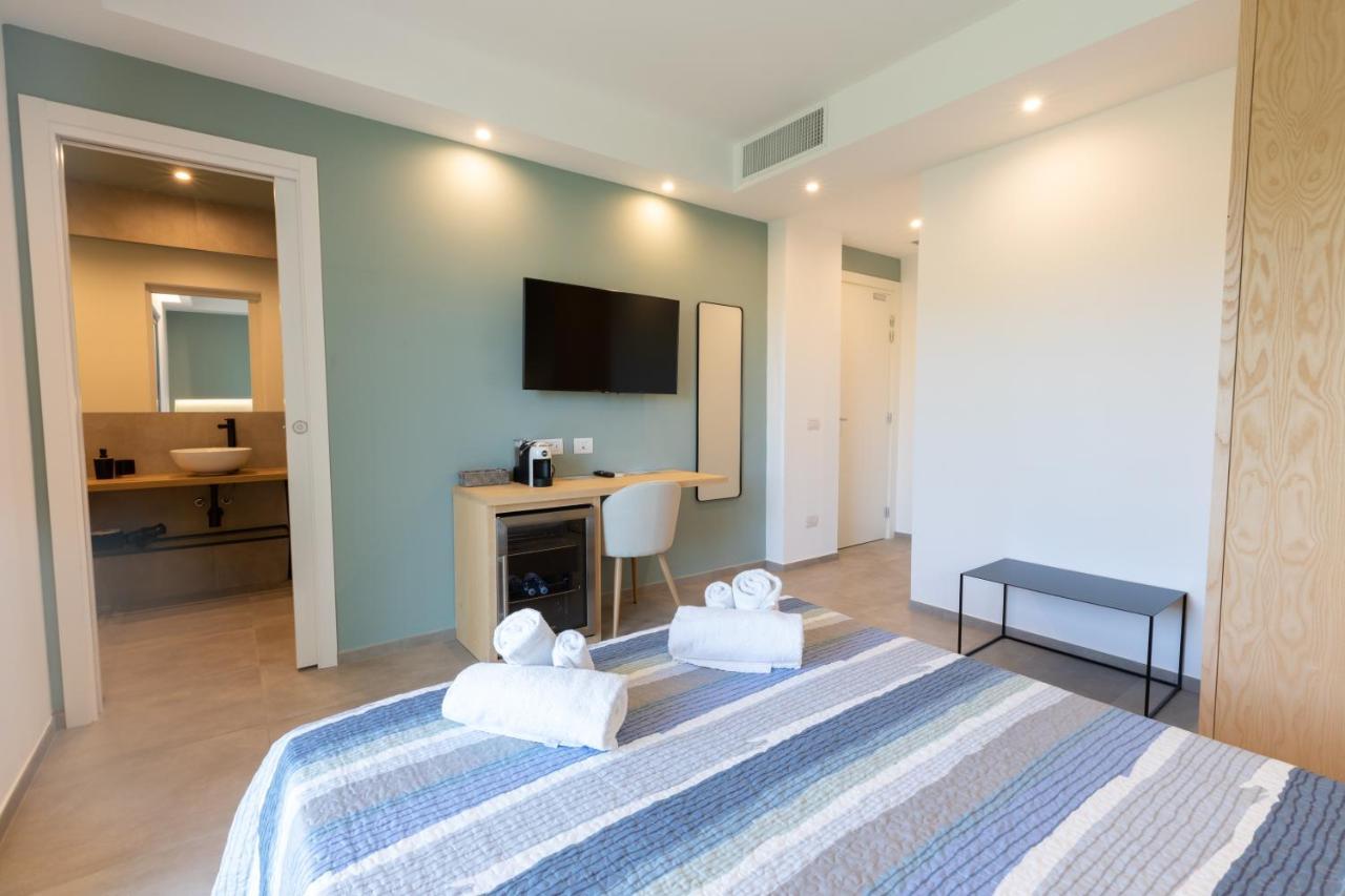 Molo Brin Rooms & Suites Olbia Exteriör bild