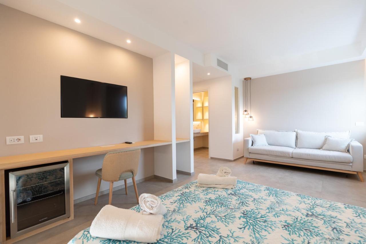 Molo Brin Rooms & Suites Olbia Exteriör bild